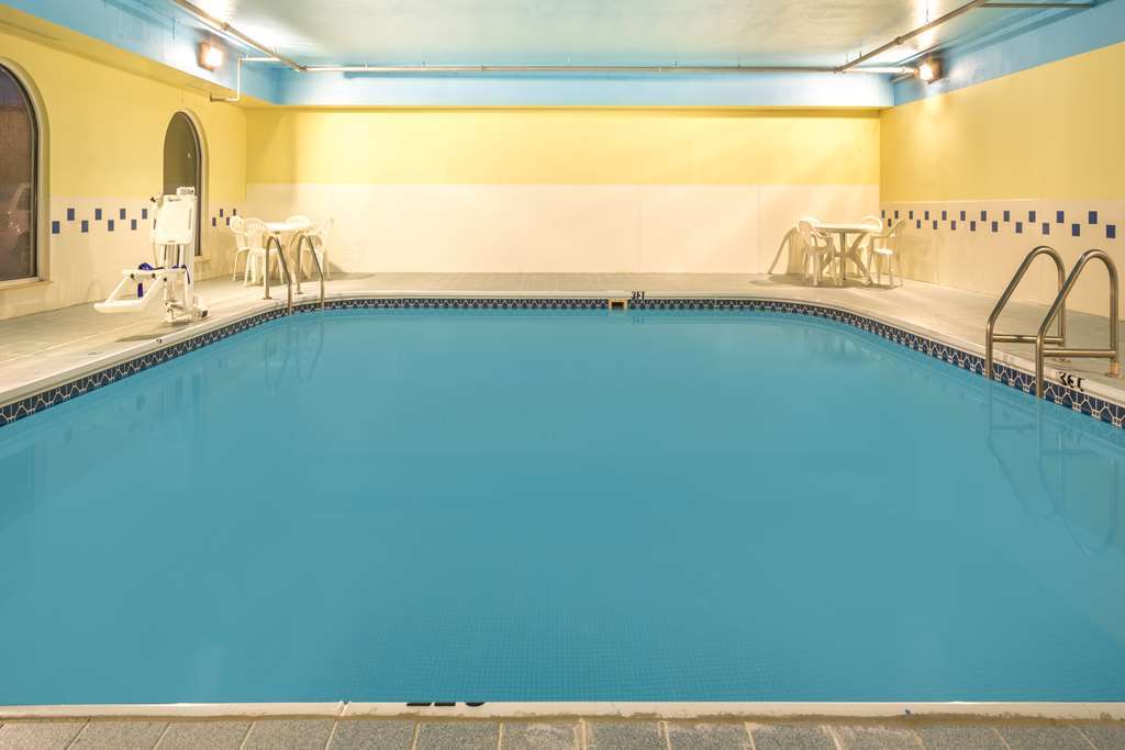 מלון Super 8 By Wyndham Beresford מתקנים תמונה